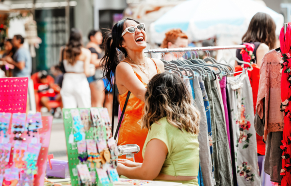 Sunday Stroll: Market in the Alley